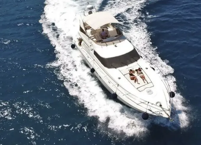 Yacht charter in Bodrum · Fairline Squadron 65 (2023)