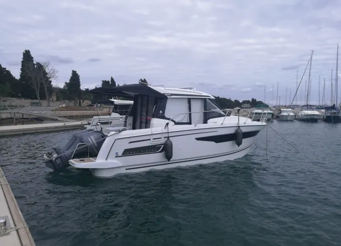 Merry fisher 895 , a boat that will provide you with comfort