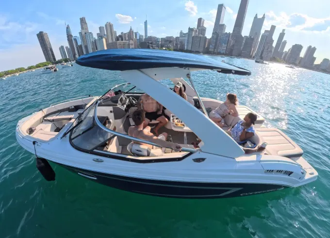 Luxury Chaparral 277 SSX Wakeboat for 10 Guests In Chicago