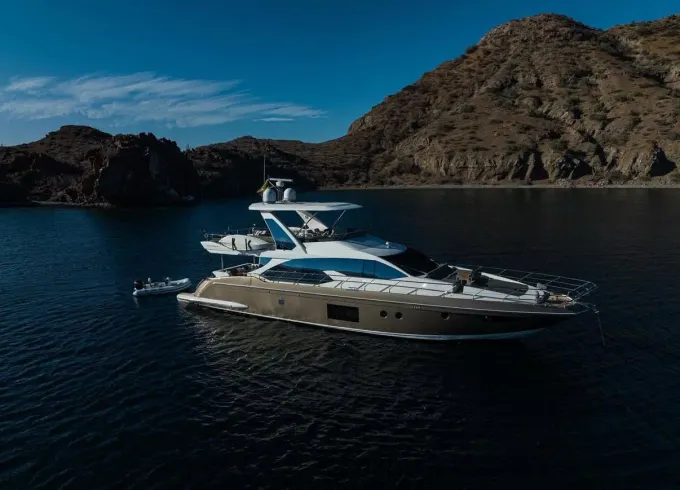 Beautiful 70' Azimut Luxury Yacht Charter In La Paz, Mexico