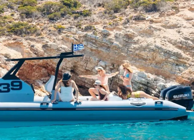 Half Day Private Cruise with: Milos- Polyaigos- Kimolos