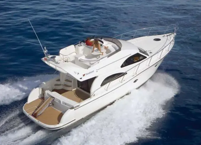 Daiza Rodman 41ft boat trip along the southern coast of Lanzarote
