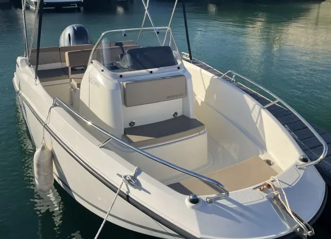 Quicksilver 505 Open 80CV speedboat in Cascais, Lisbon