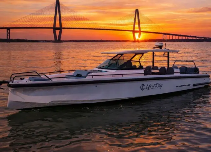 Brabus Axopar 37ft Sun Top with Restroom and A/C - Up to 13 guests in Charleston