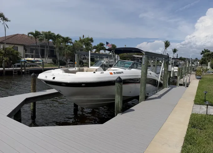 Hurricane Sundeck 2690 350HP Boat Rental in Cape Coral, Florida