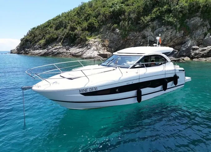 Jeanneau Leader 36 Sportop in Budva – Perfect for Coastal Cruising
