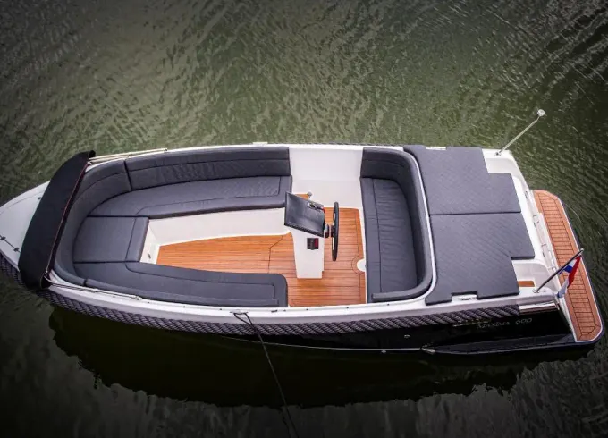 Perfect Boat For A Day On The Water With Family Or Friends in Kortgene, Zeeland