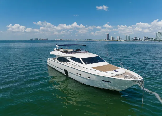 80' Ferreti With Jacuzzi Yacht For Charter, Florida!