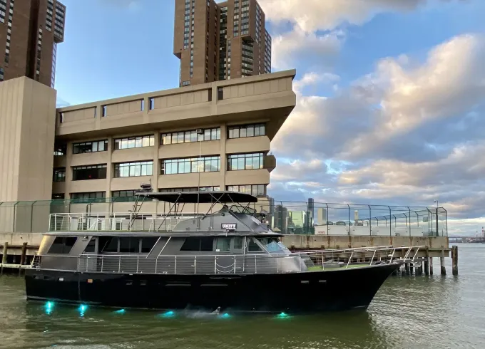 Custom Hatteras Motor Yacht in Vibrant NYC (Up to 35 Guests)