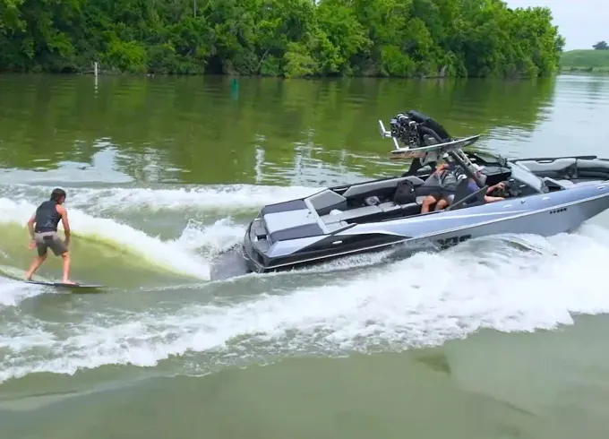 **5-STAR Wake Surf Experience on Lake Austin!!**