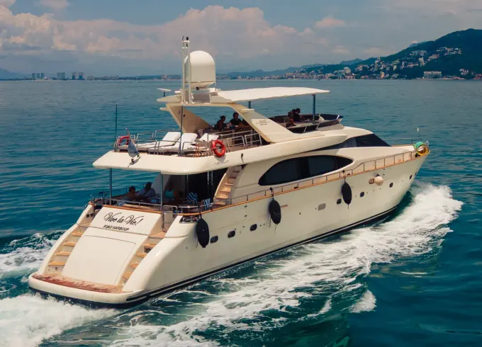 Azimut 85ft Luxury Yacht Charter in Puerto Vallarta