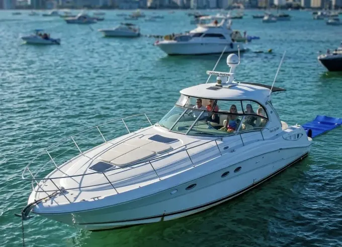 44' SeaRay Yacht Charter in Miami – Up to 13 Guests!