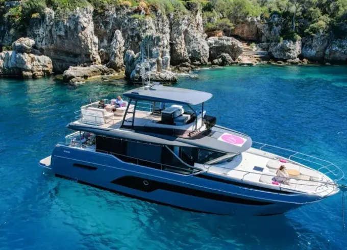 Luxury Prestige X60 Yacht boarding in Antibes, Cannes, St Tropez or Monaco