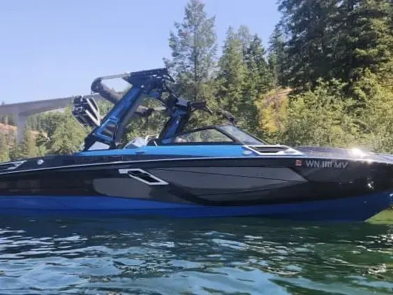 Pro Wakesurfer Captain Centurion RI230 (Cruising, Lessons, and More) 2hr Min.