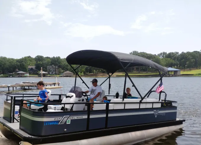 Viaggio Pontoon Boat For Rent on Cedar Creek Reservoir or Lake Athens, TX