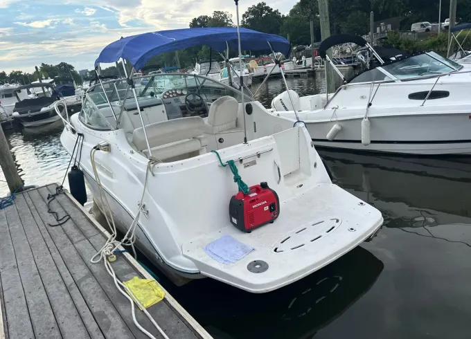 Bayliner Boat rental! Enjoy a ride with friends!