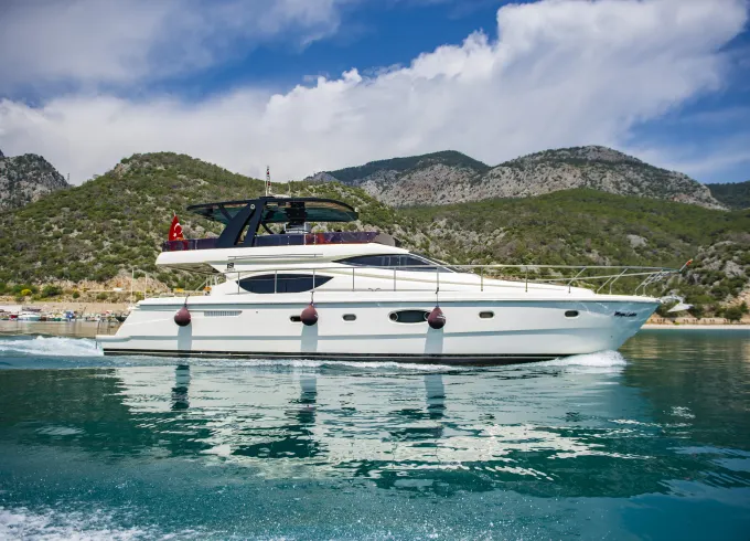 2010 Ferretti 550 Luxry Yacht for Charter in Antalya