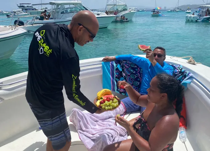 Center console Mako 23 Private Boat Tours and snorkeling In Fajardo