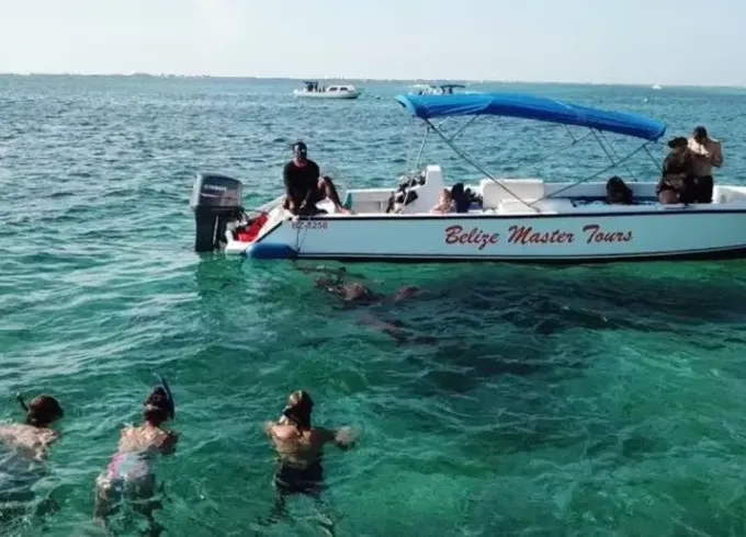Center Console rental in San Pedro, Belize C.A