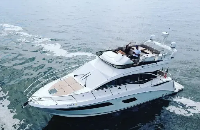 New Luxury Yacht w/Fly-Bridge, Sunpads, Fits 12 People Pickup Brooklyn/ Nyc / NJ