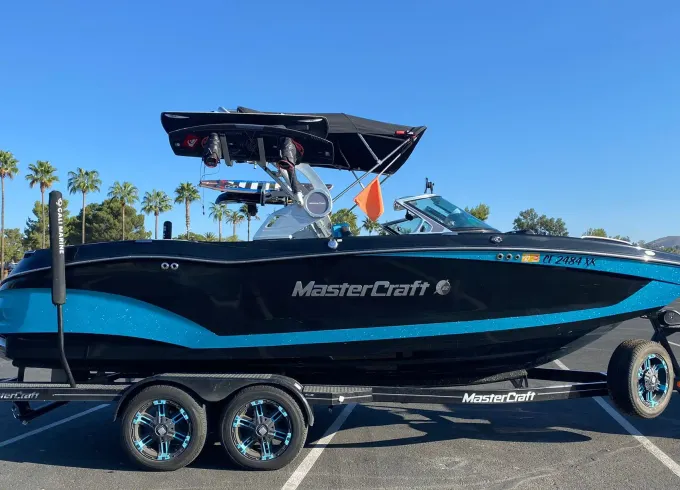 Rent Mastercraft X22 Wakeboat
