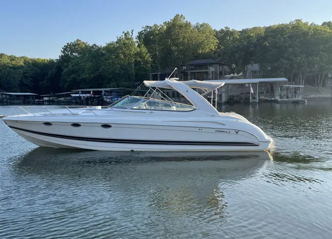 Formula 370SS for fun, on Lake Ozark!