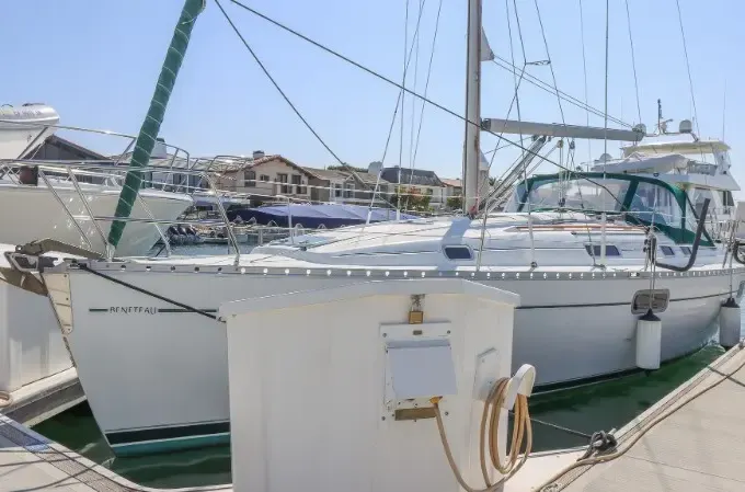 35' Beneteau Sailing Yacht For Rent Newport (MAP: 2022-32)