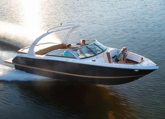 Four Winns 230H • Bowrider rental in Zadar