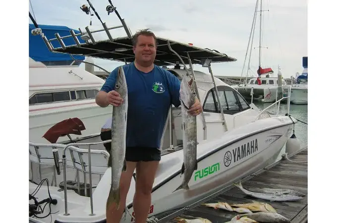 Enjoy 25 ft Yamaha - Guided Fishing Tour in Muang Pattaya Chang Wat Chon Buri