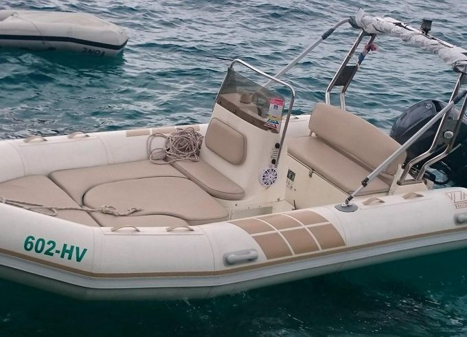 Rent 16' Zodiac Medline 60hp Rigid Inflatable Boat in Hvar, Croatia