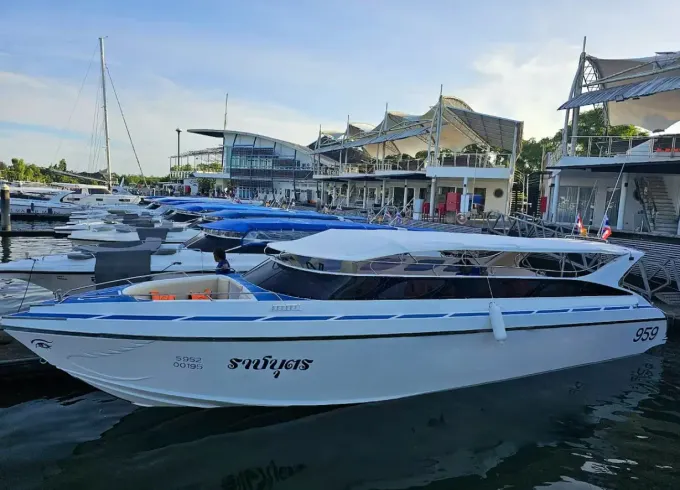 Hot! Phi Phi islands Hopping with 37ft