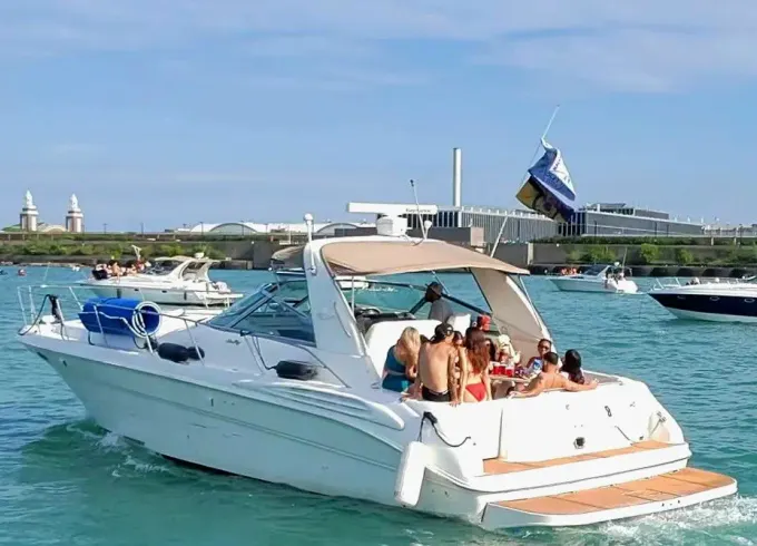 Luxury 40' Sea Ray Sundancer Motor Yacht with Premium Sound System in Chicago
