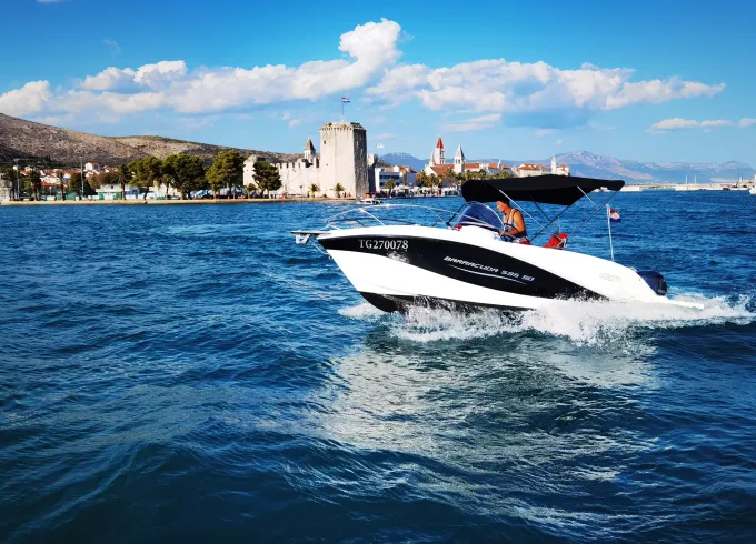 Barracuda 595 SD Powerboat for Rent in Trogir, Kaštela and Split