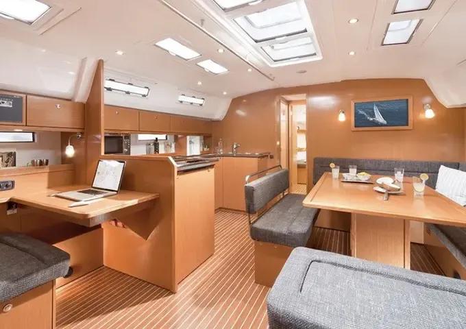 Private 3 days sailing from Split with Crew & Fuel included