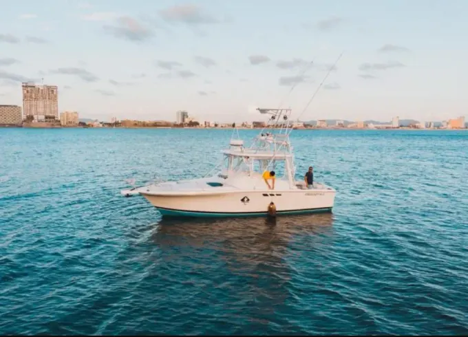 Luhrs 31ft Motor Yacht for Amazing Vacation in Mazatlan