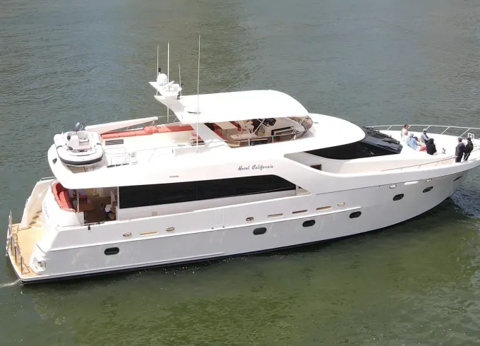 Experience a 100ft Luxury Super Yacht on San Francisco Bay Area