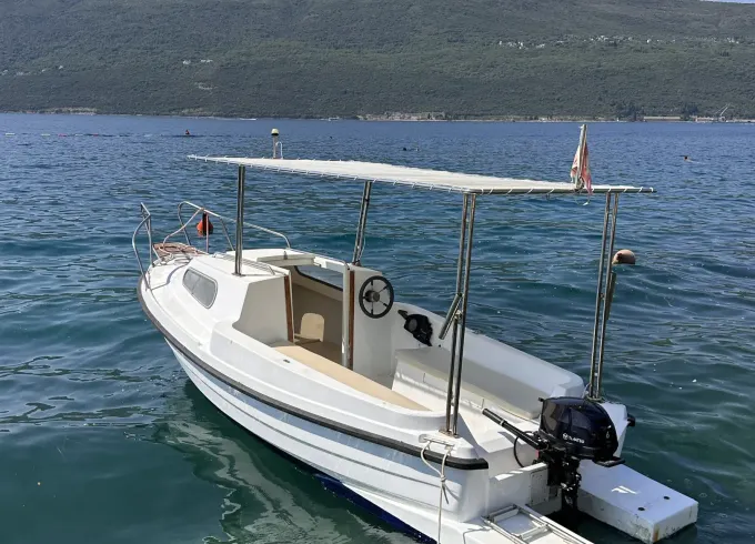 Self Skippered 16' Cabin Boat Adria 500 for 6 People in Bay of Kotor Montenegro