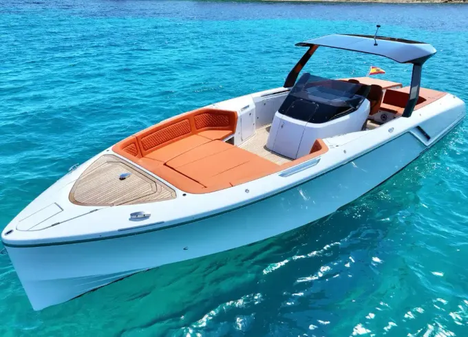 40ft Frauscher 1212 "Viena" Ghost Air Luxury Motorboat for 11 Guests