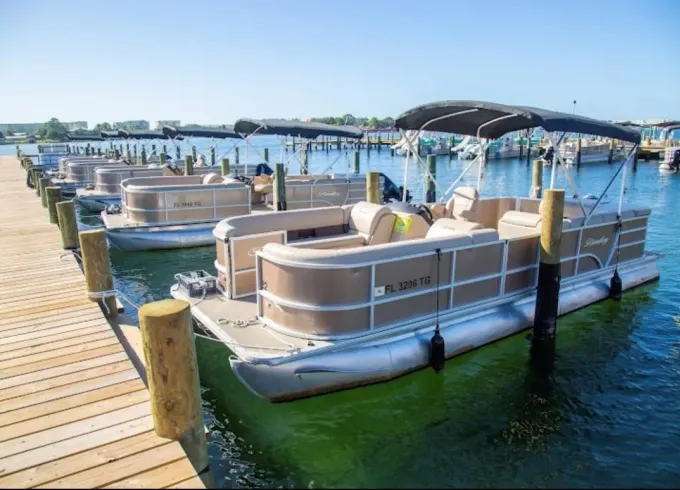Relax on a 22-ft Bentley Pontoon in Fort Walton Beach for 10 People