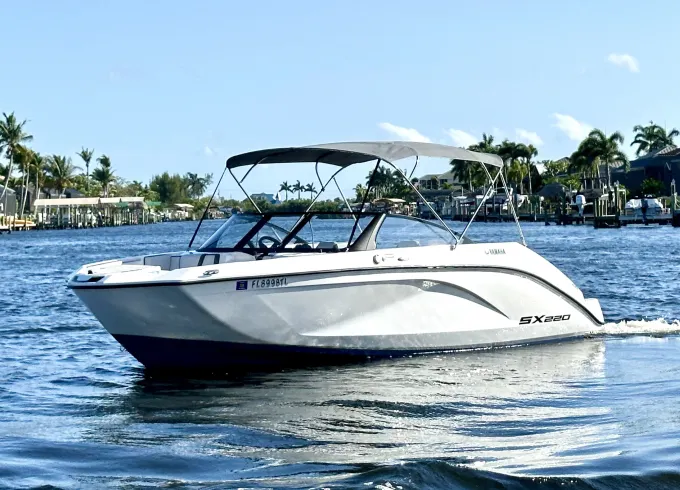 Enjoy 22 ft Yamaha in Cape Coral (minimum 3 days)