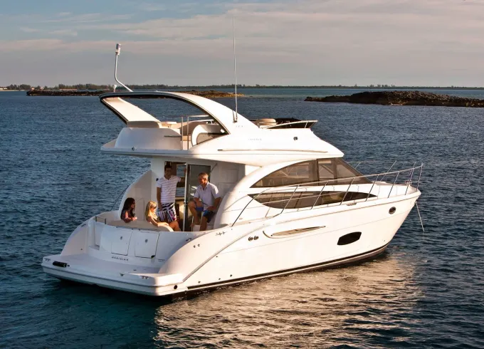 Stunning 38' Luxury Yacht with Courtesy Champagne Plus Photography