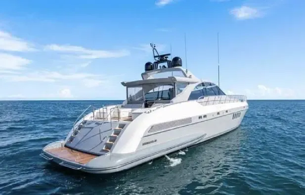 82ft Mangusta With Water Toys Serving The Bahamas