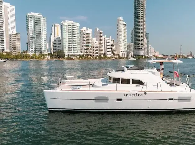 Super Catamaran 38ft Economical To Go To The Islands Of Rosario Or Baru