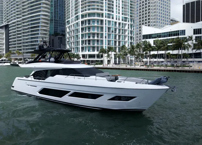 2024 Ferretti 80 | Ultra-Luxury Yacht Charter in Miami | Jacuzzi