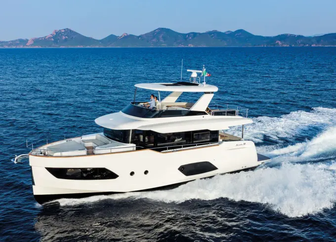 Motor Yachts Absolute Navetta 58