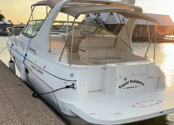 Cruiser Yacht 3375 Esprit - on Lake Lewisville