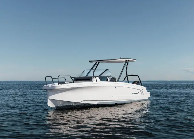 Axopar 25 Cross Top – French Riviera Yacht Charter