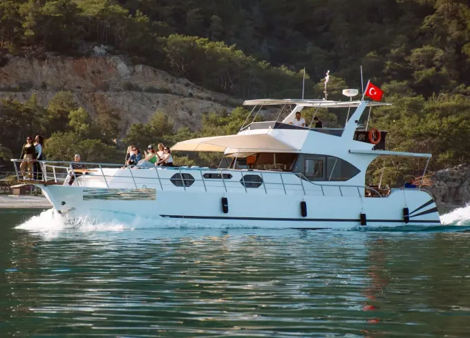 60ft Motor Yacht Charter for 25 people in Antalaya with Captain Denis
