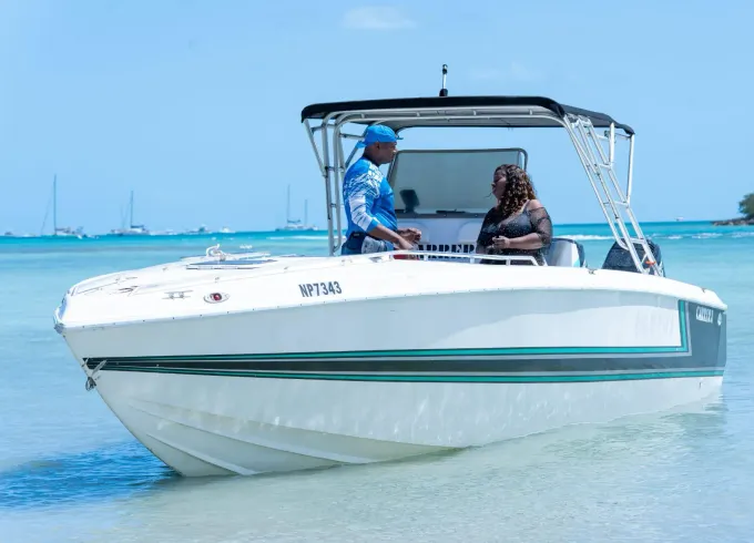 12-Passenger Center Console Boat in Nassau, Bahamas