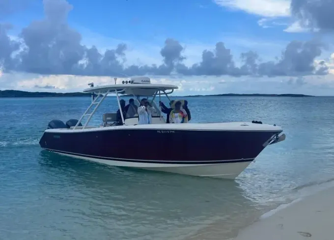Rose island and Exuma Private Boat Charter - 32' Pursuit Center Console
